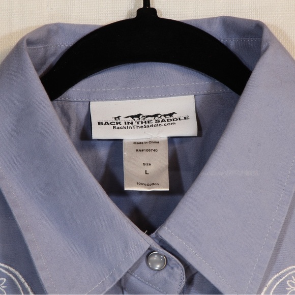 Back in the Saddle Blue Pearl Snapdown Western Embroidered Denim Top NWOT - Picture 3 of 7